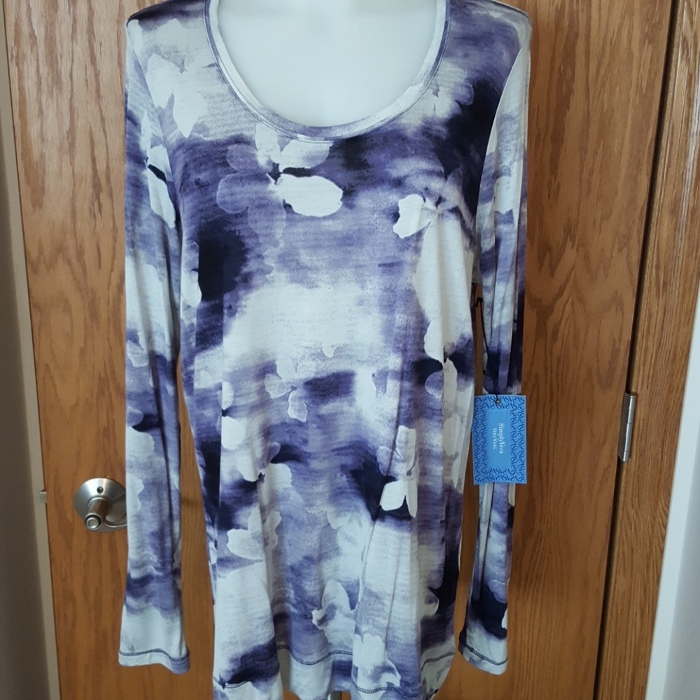 NEW VERA WANG, light weight, long sleeve, extra large, purple white floral, NWT